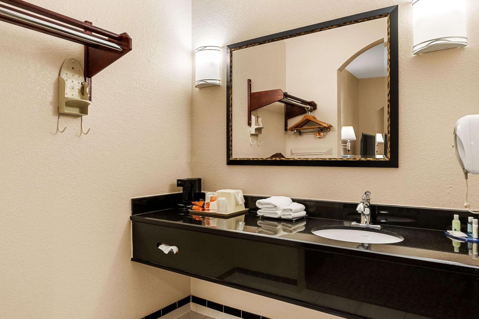 Quality Inn & Suites Cypress Ngoại thất bức ảnh